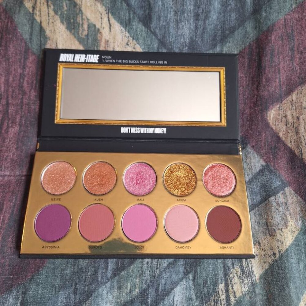 💖 UOMA Beauty – Black Magic “Royal Heritage” Eyeshadow Palette (Swatched)